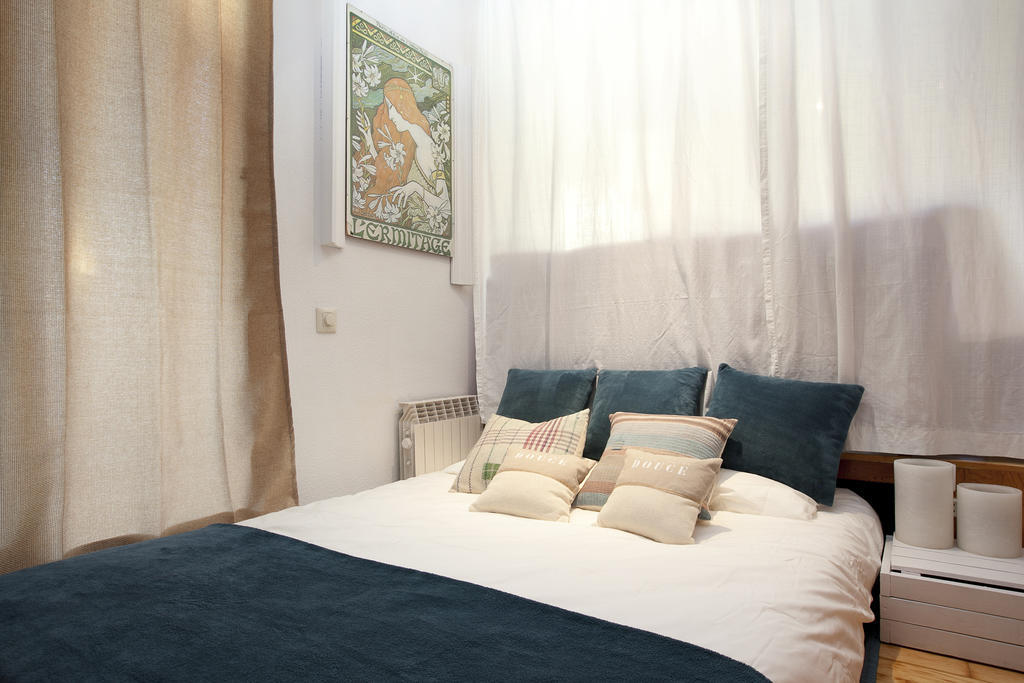 Apartament Atic Gaudi-Gracia Barcelona Pokój zdjęcie